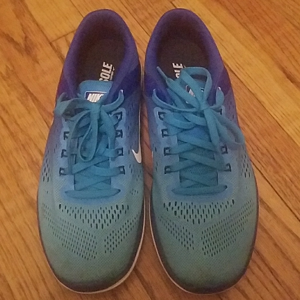 Nike Shoes - Picture 2 of 3